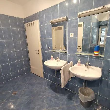 Spacious 140m2 Downtown 3 Bedroom Lägenhet