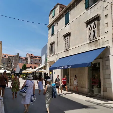 Spacious 140m2 Downtown 3 Bedroom Lägenhet Split
