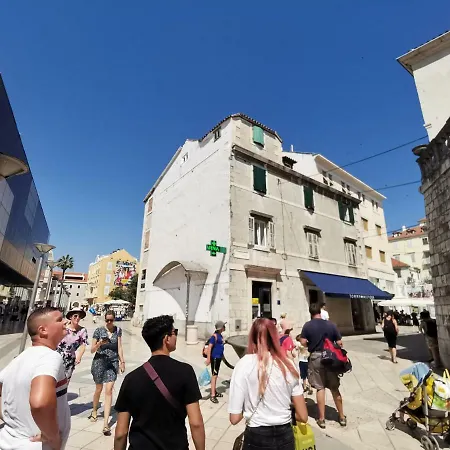 Appartement Spacious 140m2 Downtown 3 Bedroom *