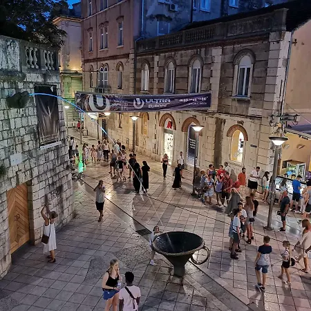 Spacious 140m2 Downtown 3 Bedroom