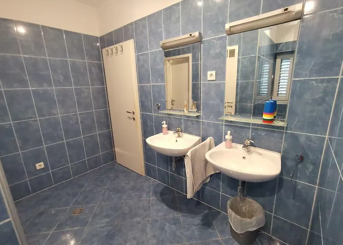 Spacious 140m2 Downtown 3 Bedroom Daire