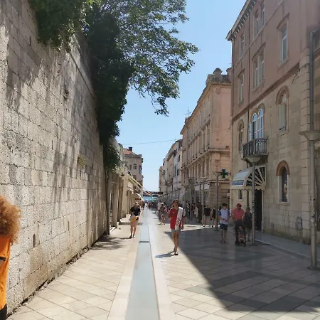 Daire Spacious 140m2 Downtown 3 Bedroom