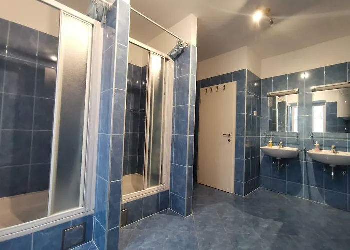 Spacious 140m2 Downtown 3 Bedroom アパート *