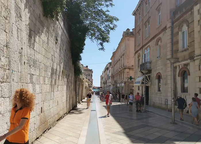 アパート Spacious 140m2 Downtown 3 Bedroom