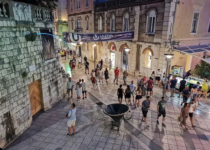 Spacious 140m2 Downtown 3 Bedroom