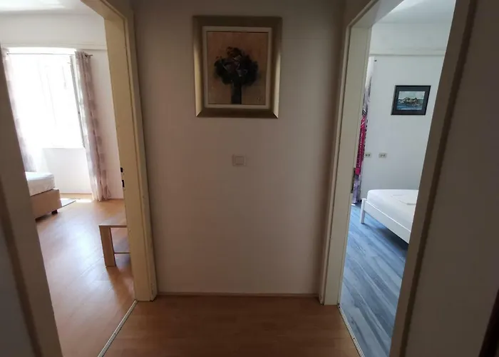 Spacious 140m2 Downtown 3 Bedroom アパート スプリト