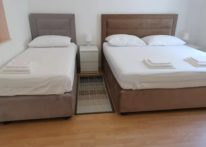 アパート Spacious 140m2 Downtown 3 Bedroom *